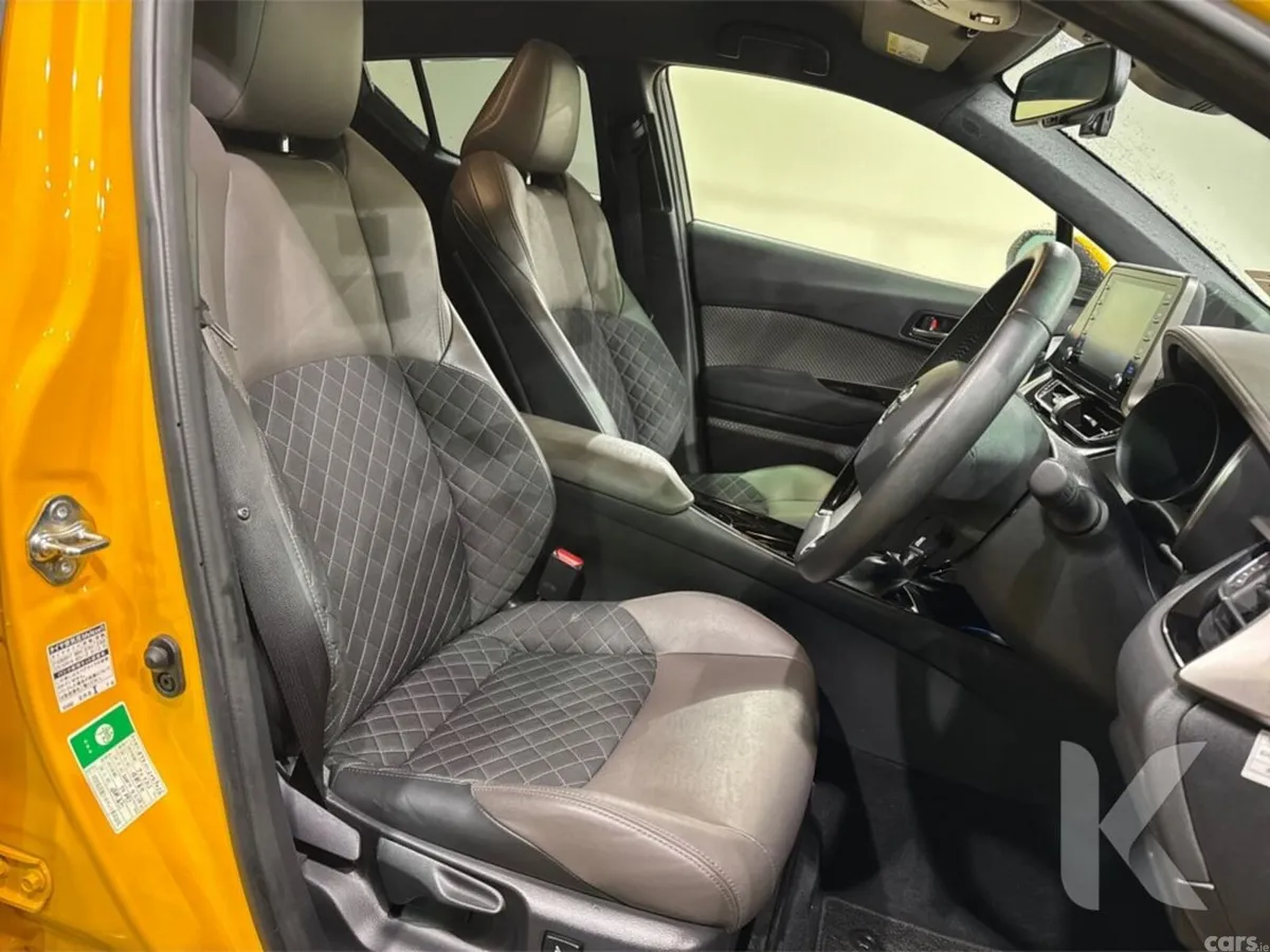 Toyota C-HR SUV, Petrol Hybrid, 2022, Yellow