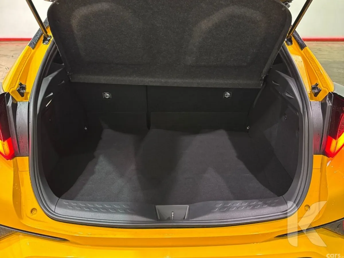 Toyota C-HR SUV, Petrol Hybrid, 2022, Yellow