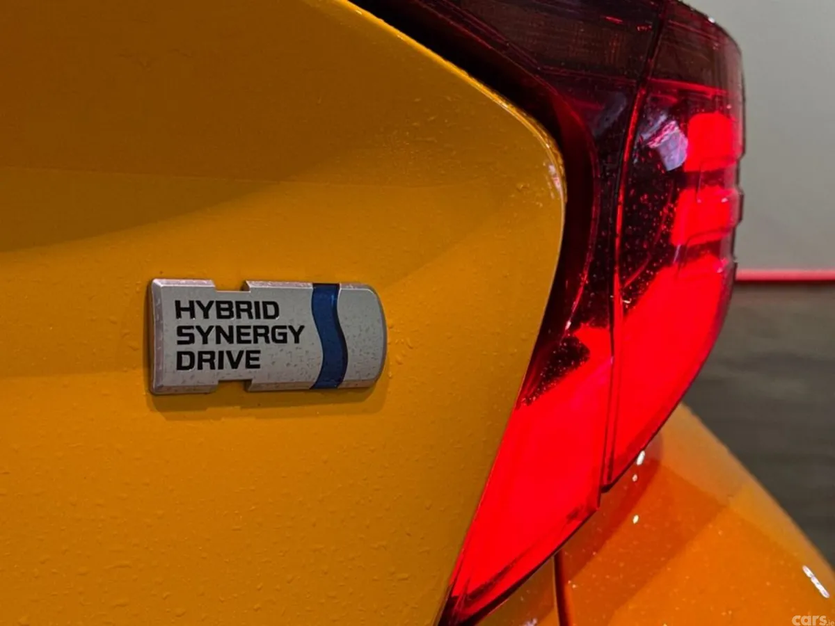 Toyota C-HR SUV, Petrol Hybrid, 2022, Yellow