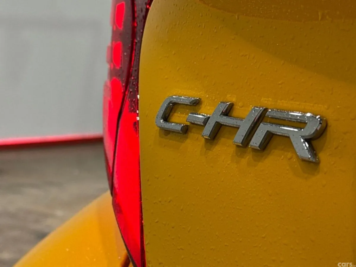 Toyota C-HR SUV, Petrol Hybrid, 2022, Yellow