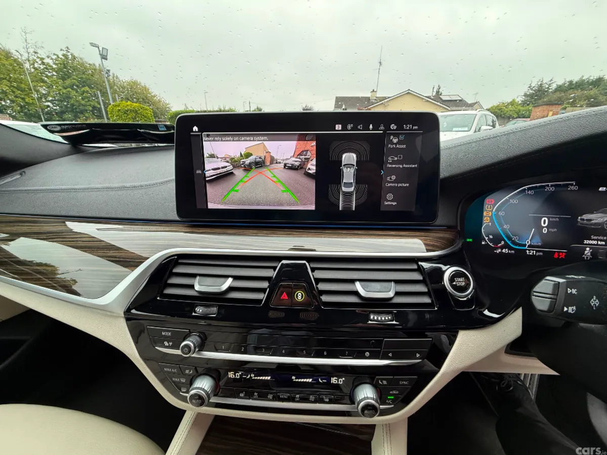 BMW 5-Series Saloon, Petrol Plug-in Hybrid, 2022, Grey