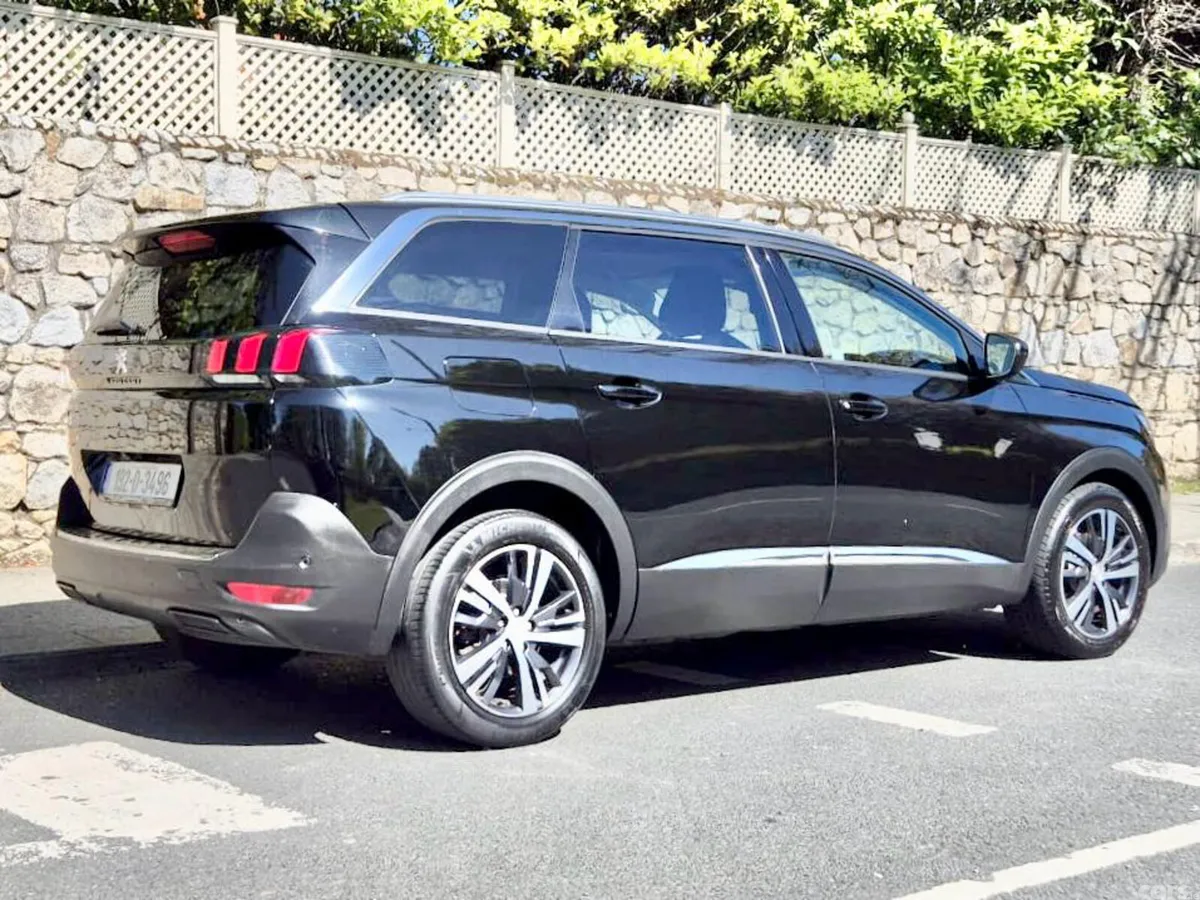 Peugeot 5008 MPV, Diesel, 2019, Black