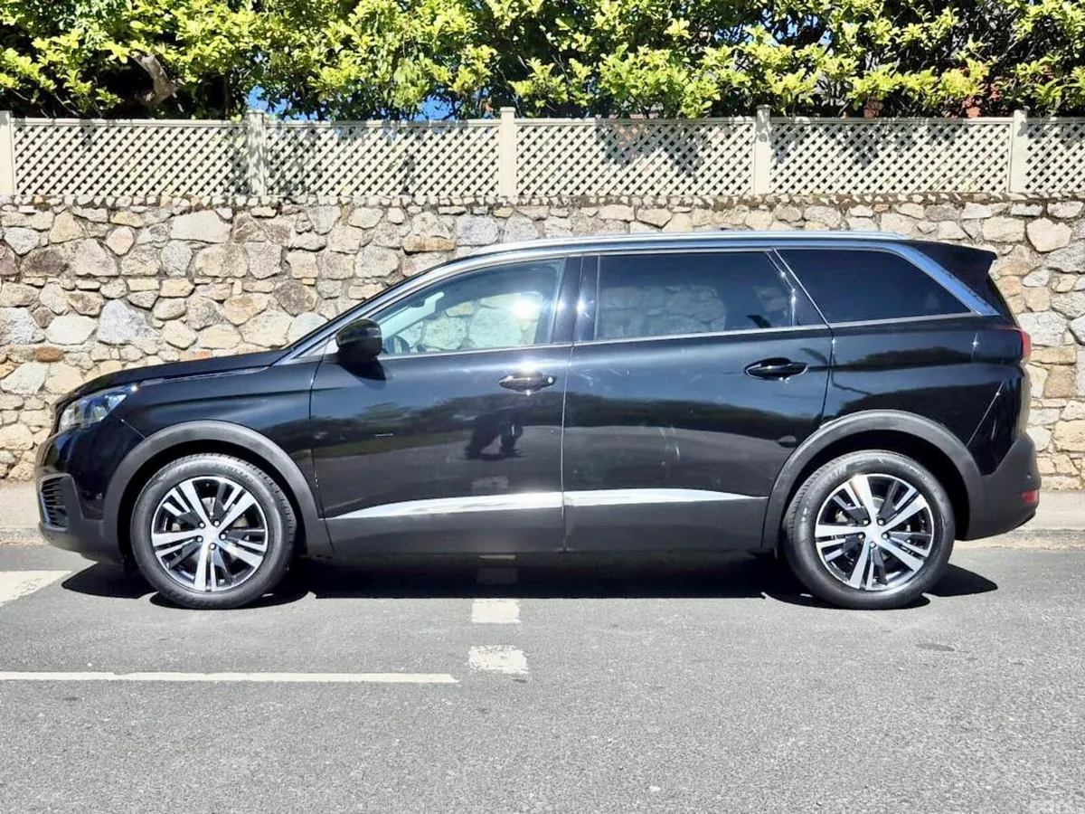 Peugeot 5008 MPV, Diesel, 2019, Black