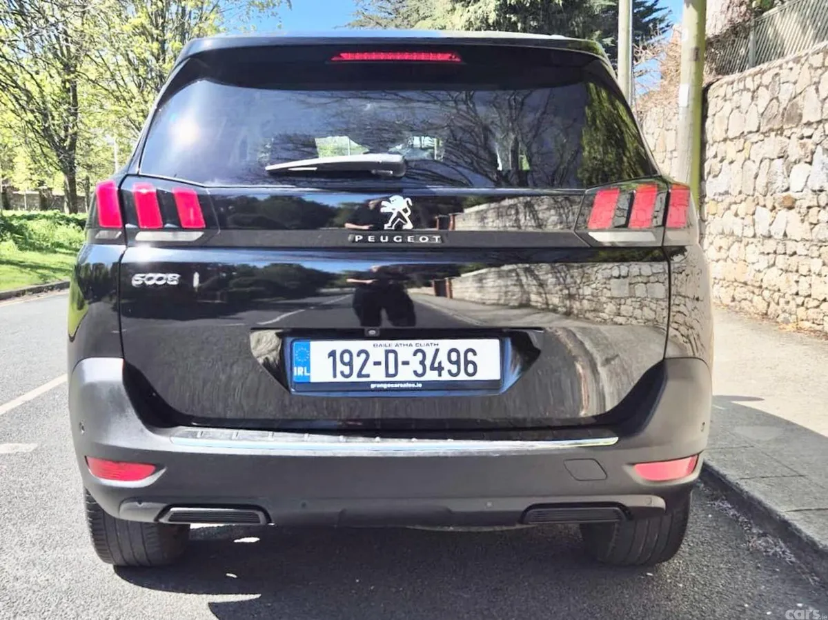 Peugeot 5008 MPV, Diesel, 2019, Black