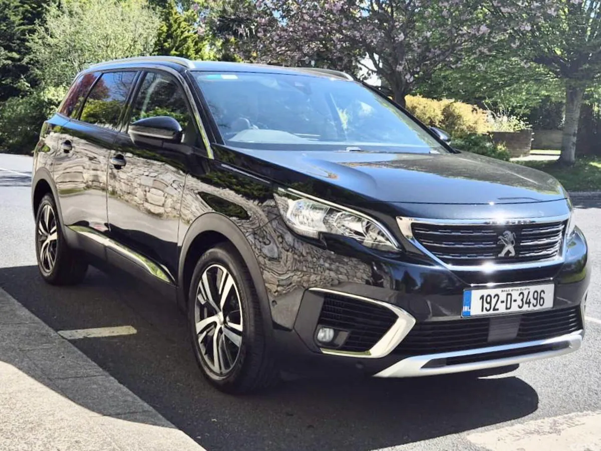 Peugeot 5008 MPV, Diesel, 2019, Black