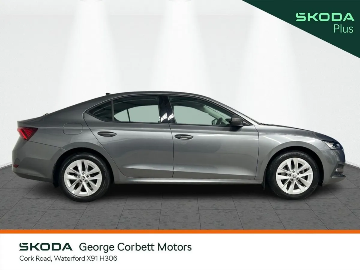 Skoda Octavia Saloon, Diesel, 2024, Grey