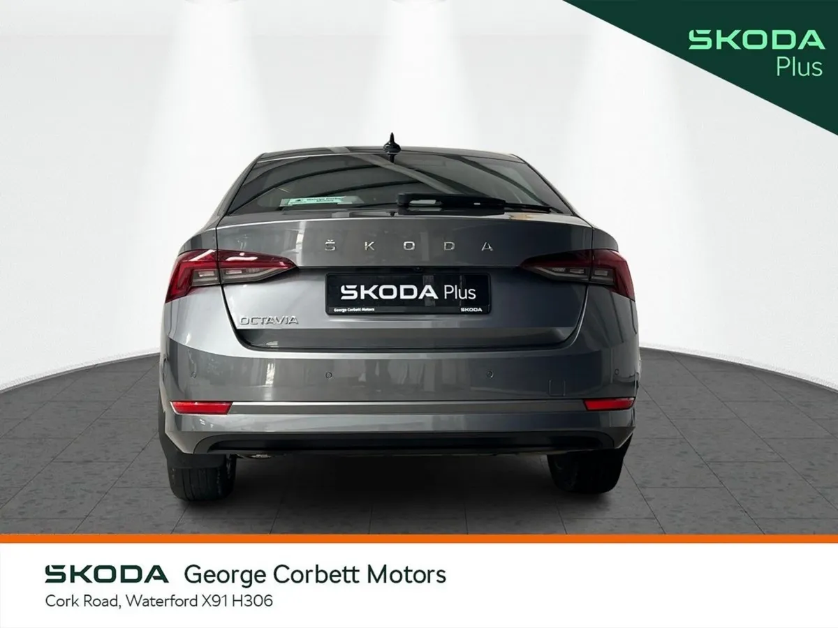 Skoda Octavia Saloon, Diesel, 2024, Grey