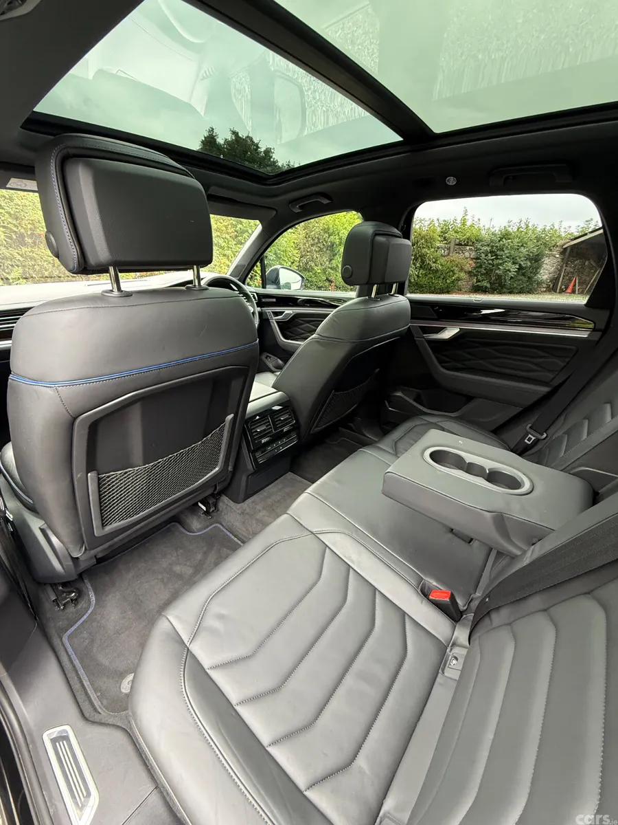 Volkswagen Touareg SUV, Petrol Plug-in Hybrid, 2024, Black