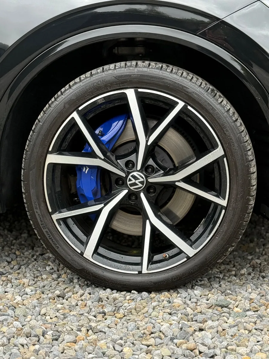Volkswagen Touareg SUV, Petrol Plug-in Hybrid, 2024, Black