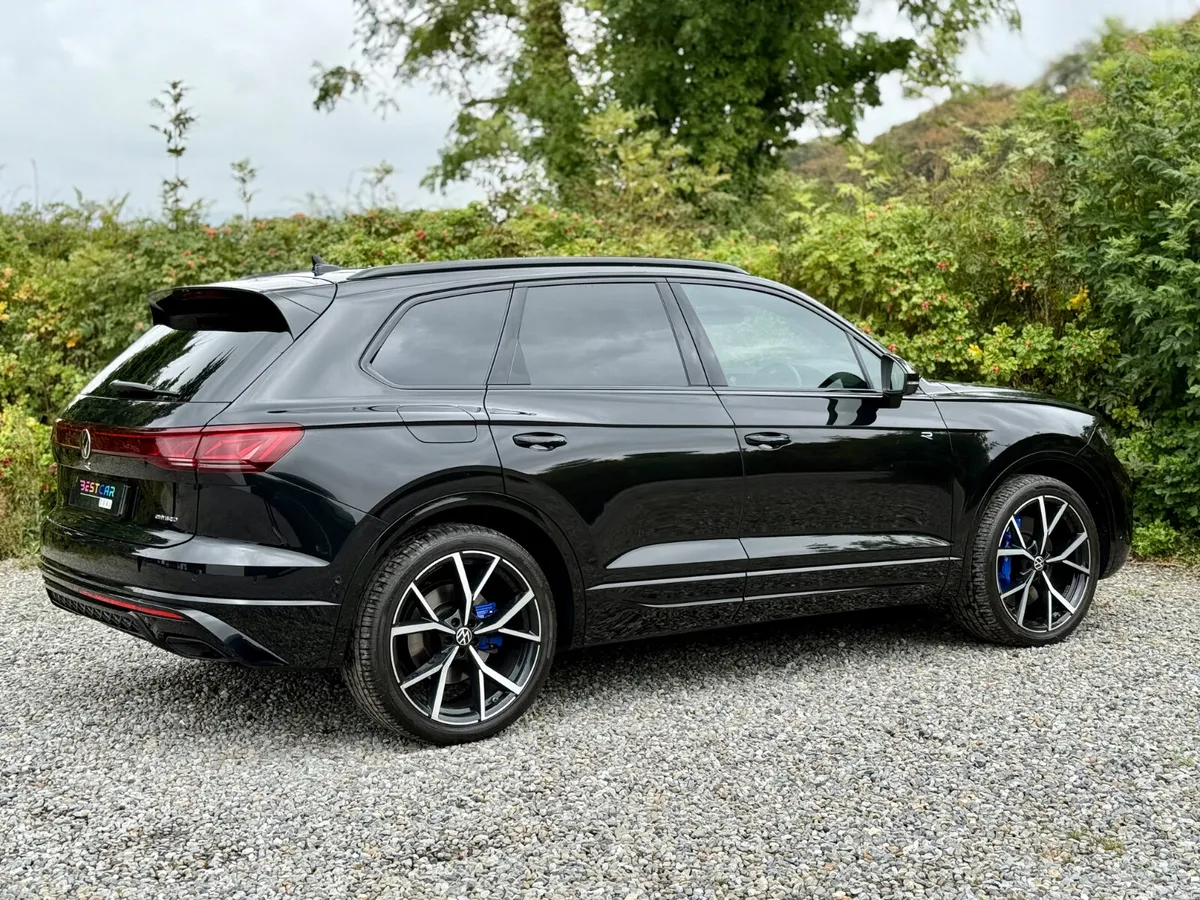 Volkswagen Touareg SUV, Petrol Plug-in Hybrid, 2024, Black