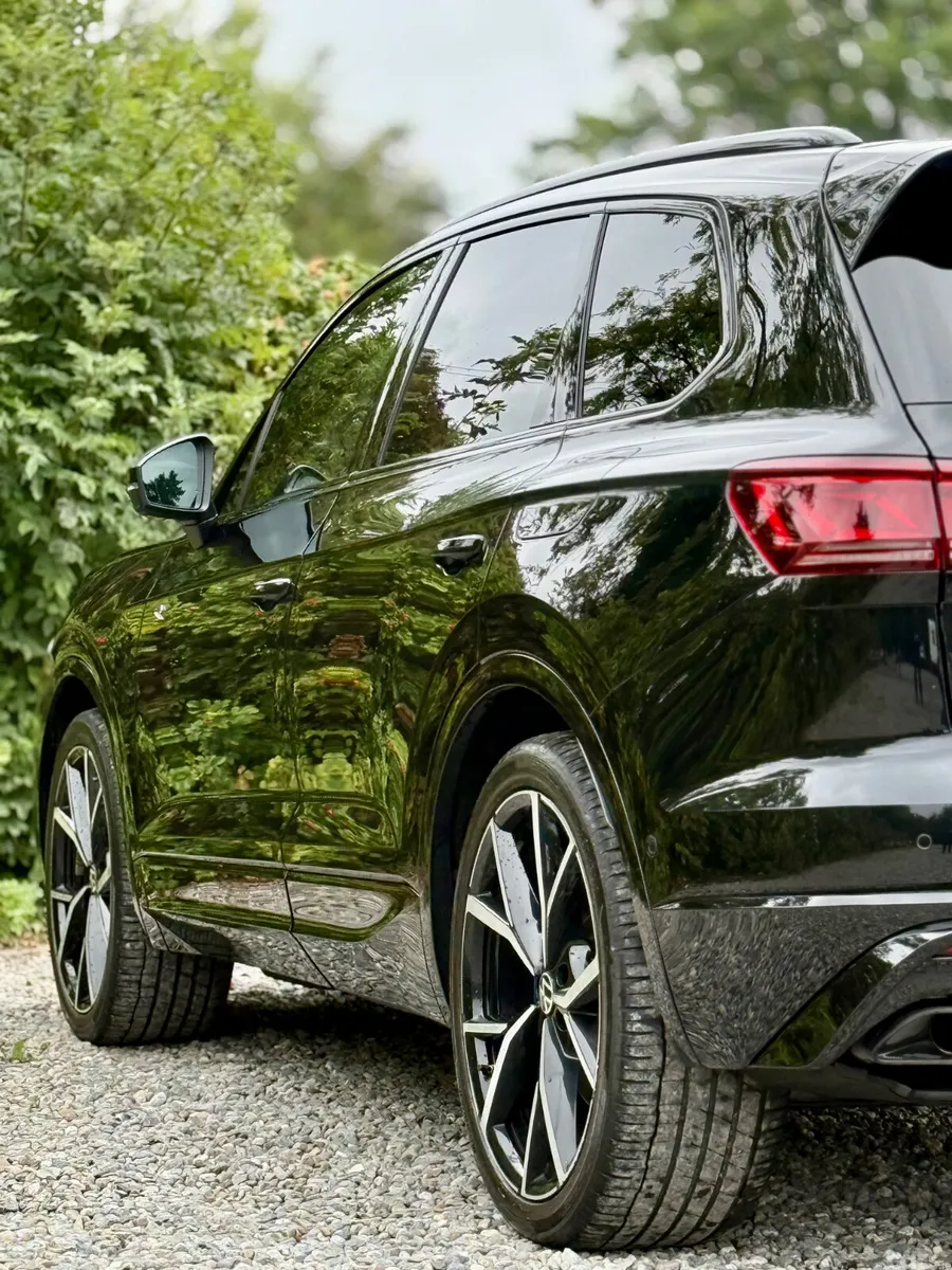 Volkswagen Touareg SUV, Petrol Plug-in Hybrid, 2024, Black