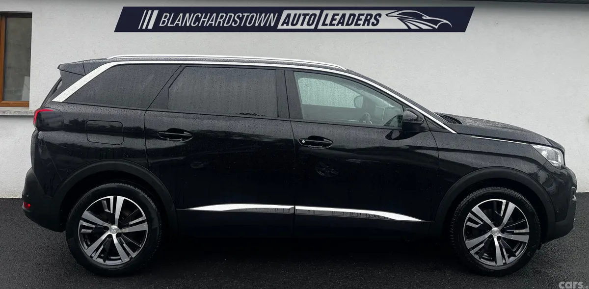 Peugeot 5008 SUV, Petrol, 2020, Black