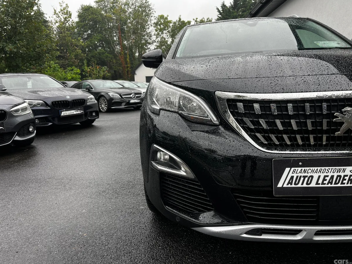 Peugeot 5008 SUV, Petrol, 2020, Black