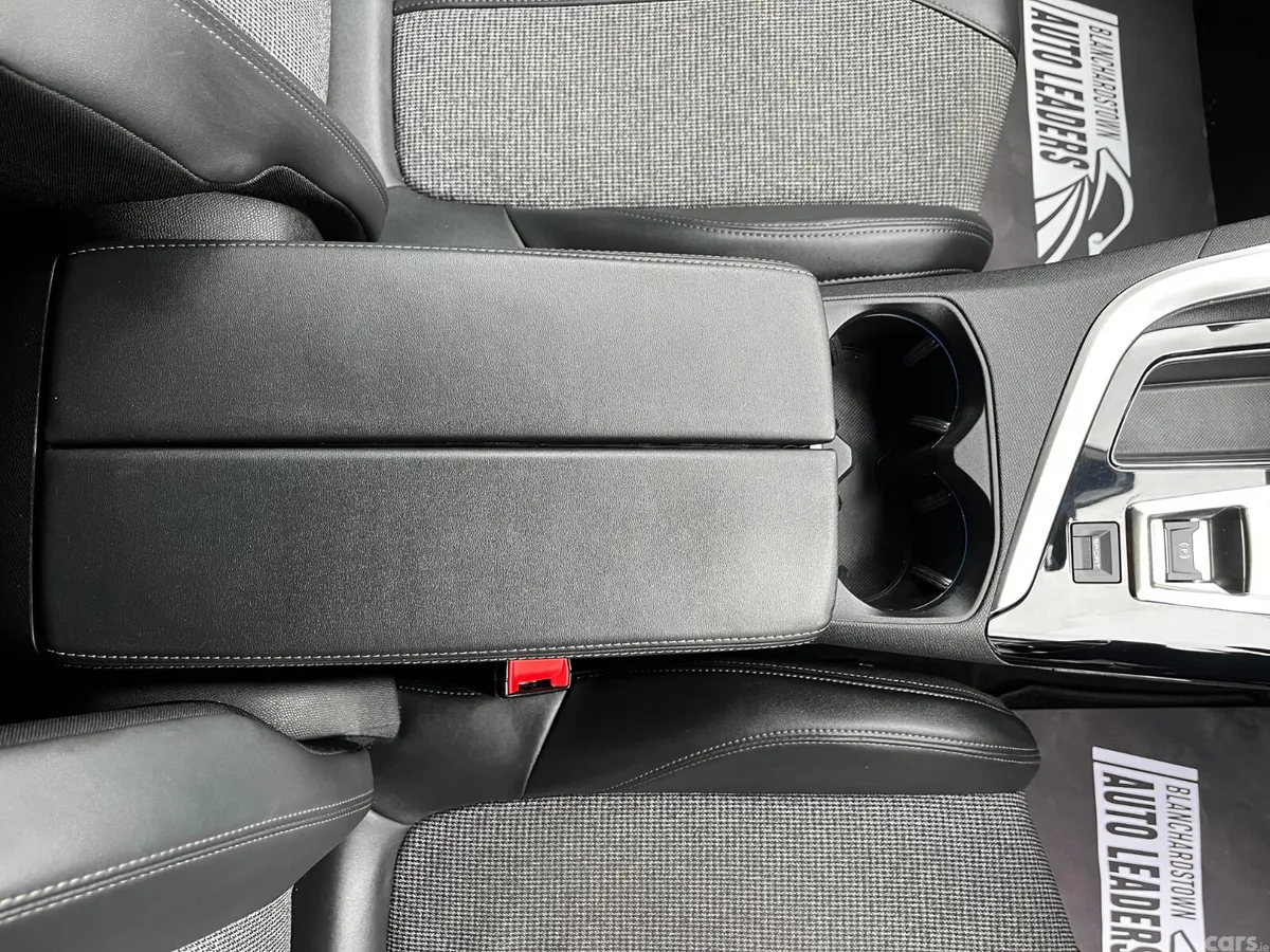 Peugeot 5008 SUV, Petrol, 2020, Black