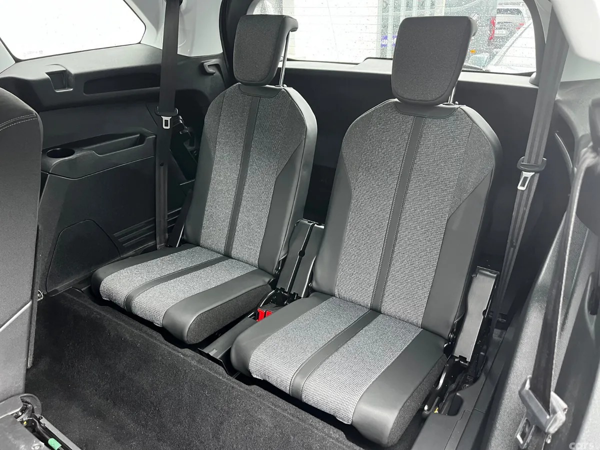 Peugeot 5008 SUV, Petrol, 2020, Black
