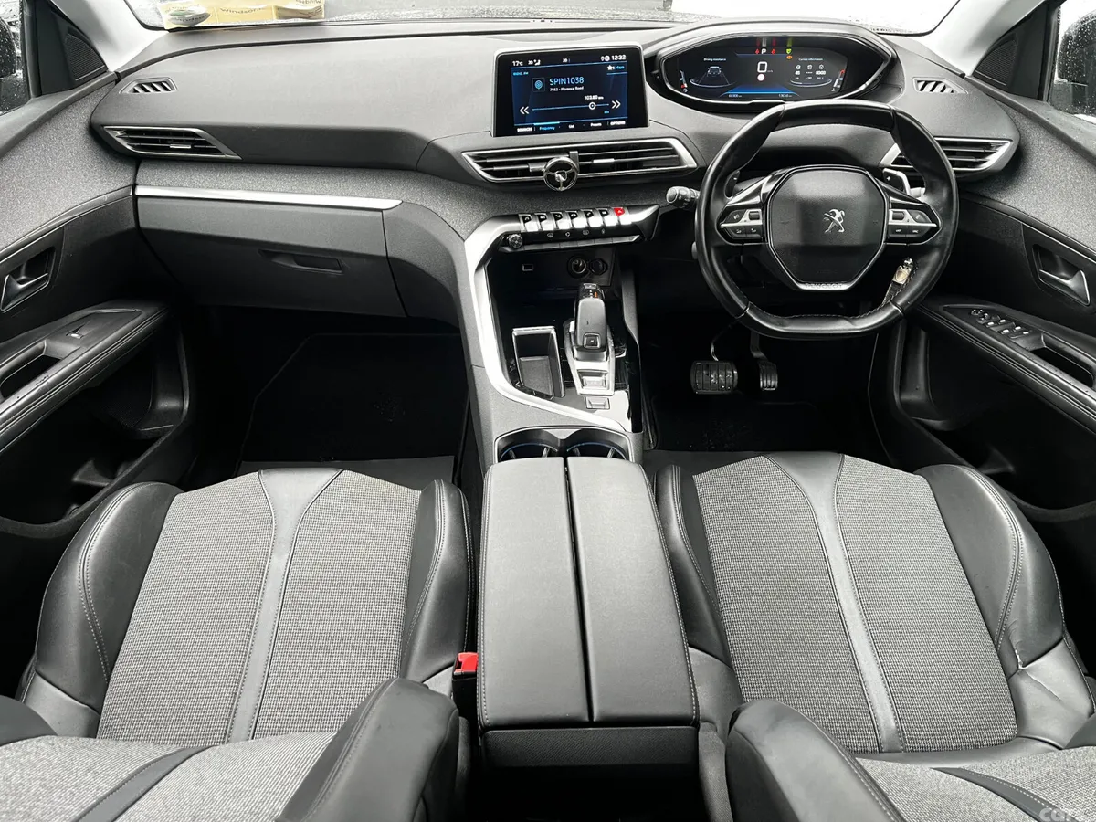 Peugeot 5008 SUV, Petrol, 2020, Black