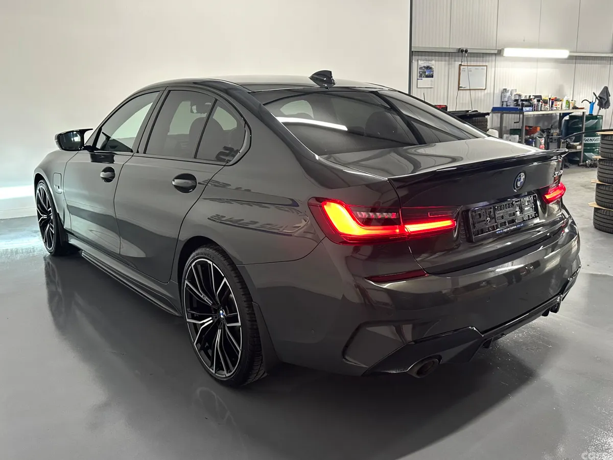 BMW 3-Series Saloon, Petrol Hybrid, 2022, Grey
