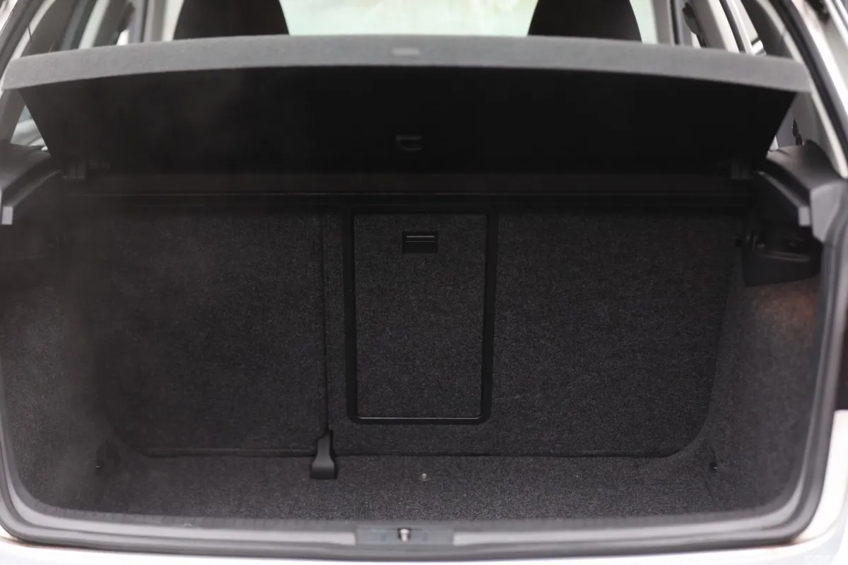 Volkswagen Golf Hatchback, Petrol, 2012, Silver
