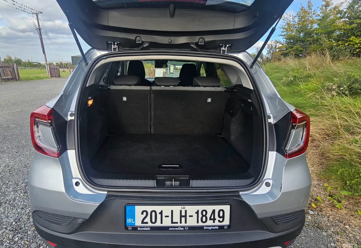 Renault Captur Hatchback, Petrol, 2020, Grey