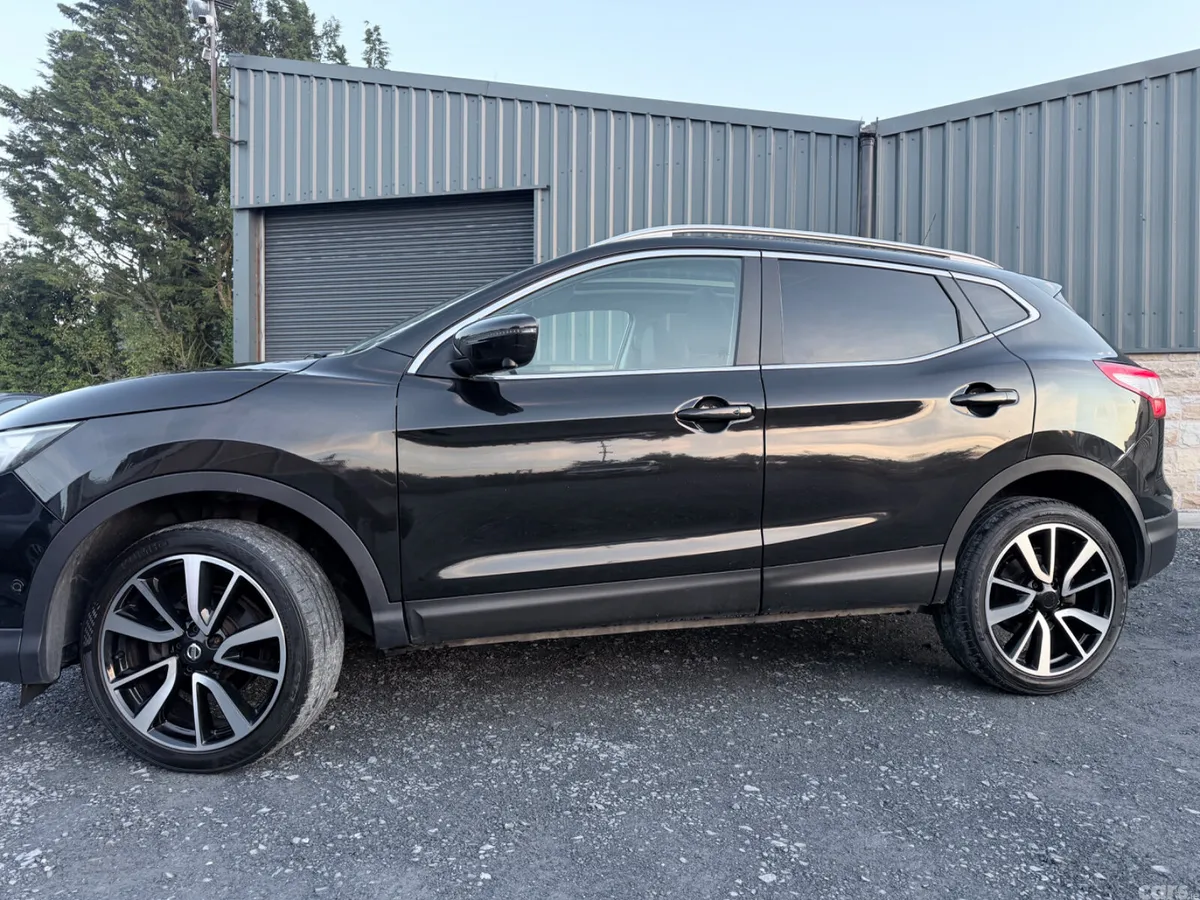 Nissan Qashqai Hatchback, Diesel, 2016, Black