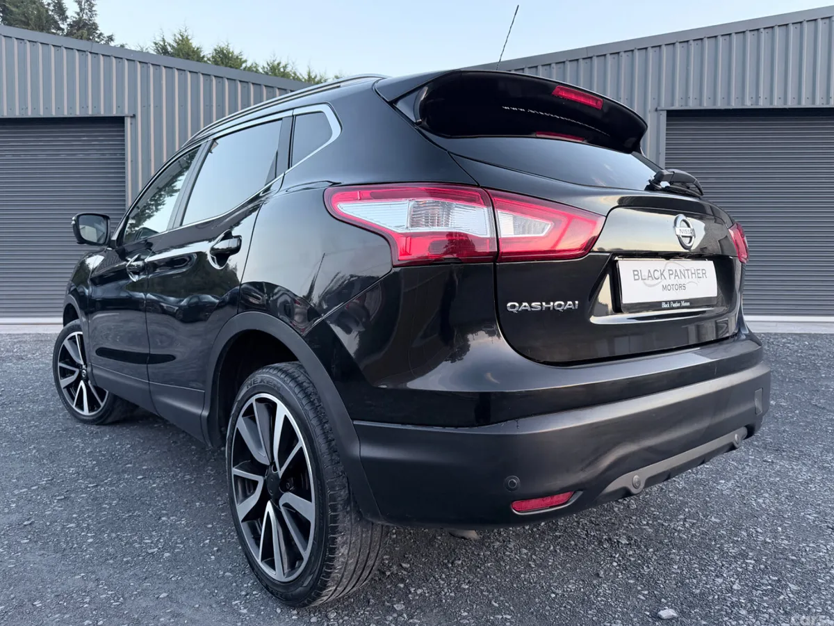 Nissan Qashqai Hatchback, Diesel, 2016, Black