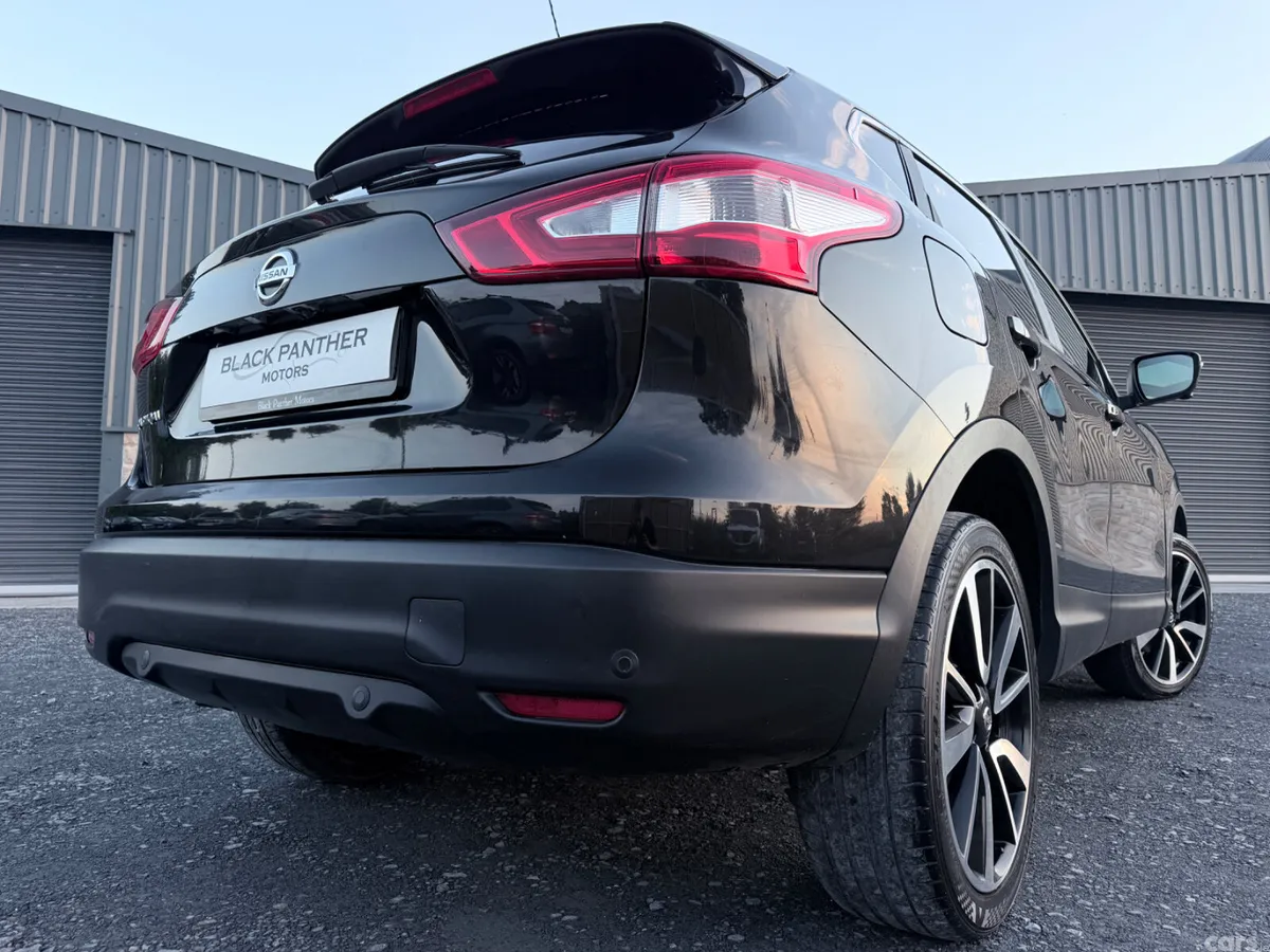 Nissan Qashqai Hatchback, Diesel, 2016, Black