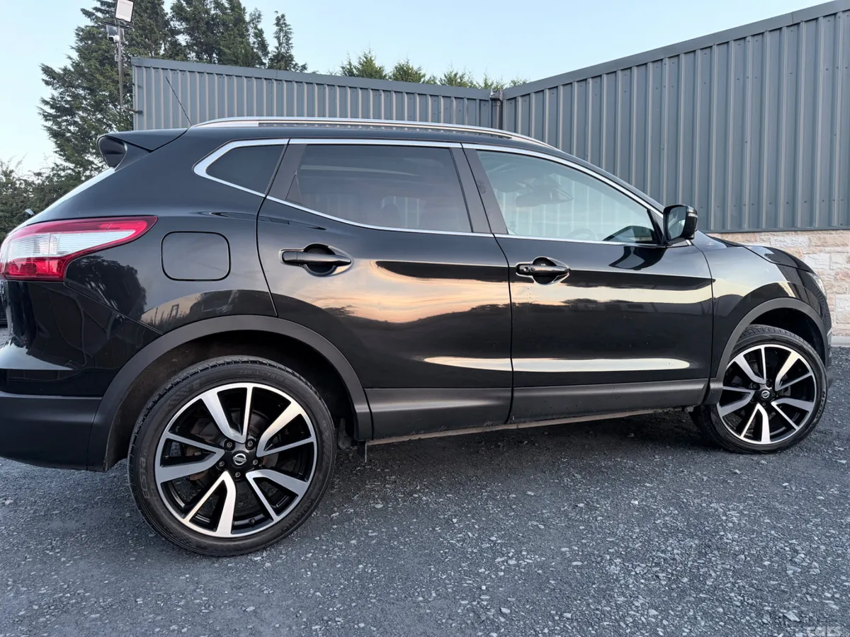 Nissan Qashqai Hatchback, Diesel, 2016, Black