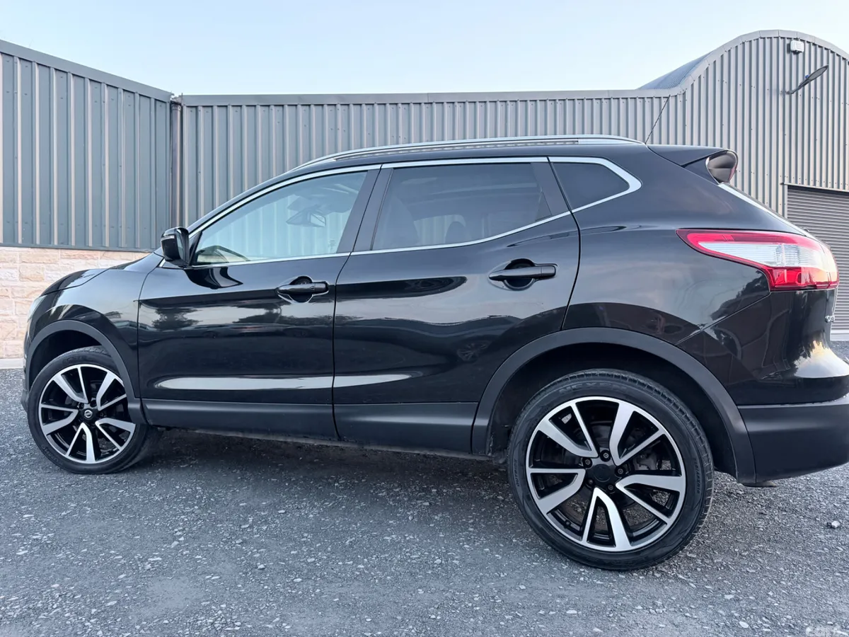Nissan Qashqai Hatchback, Diesel, 2016, Black