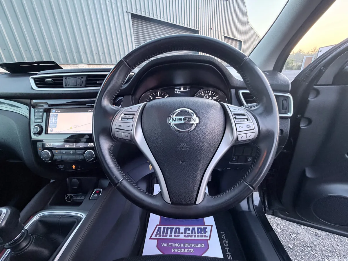 Nissan Qashqai Hatchback, Diesel, 2016, Black