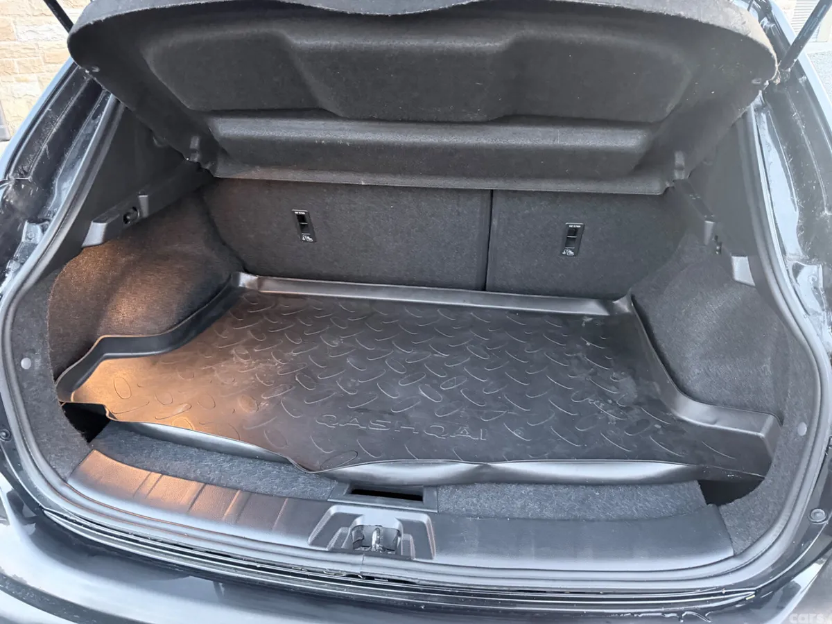 Nissan Qashqai Hatchback, Diesel, 2016, Black