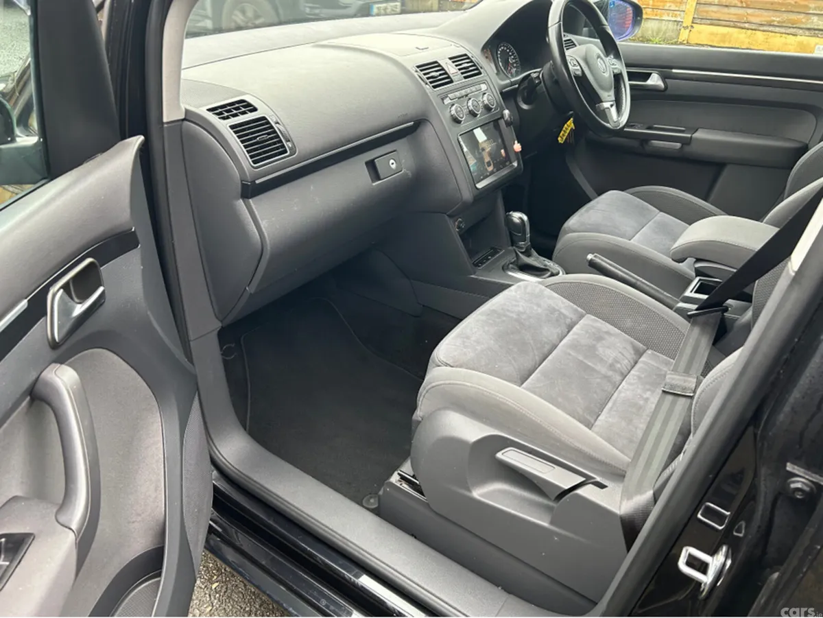 Volkswagen Touran MPV, Petrol, 2013, Black
