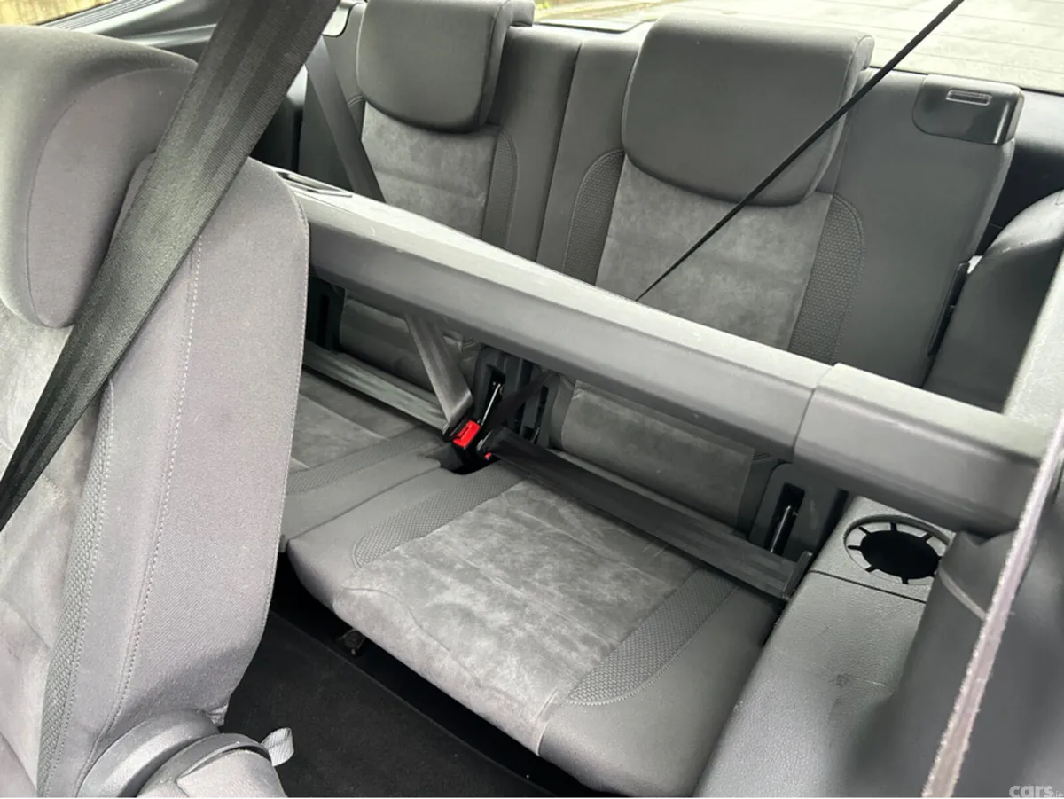 Volkswagen Touran MPV, Petrol, 2013, Black