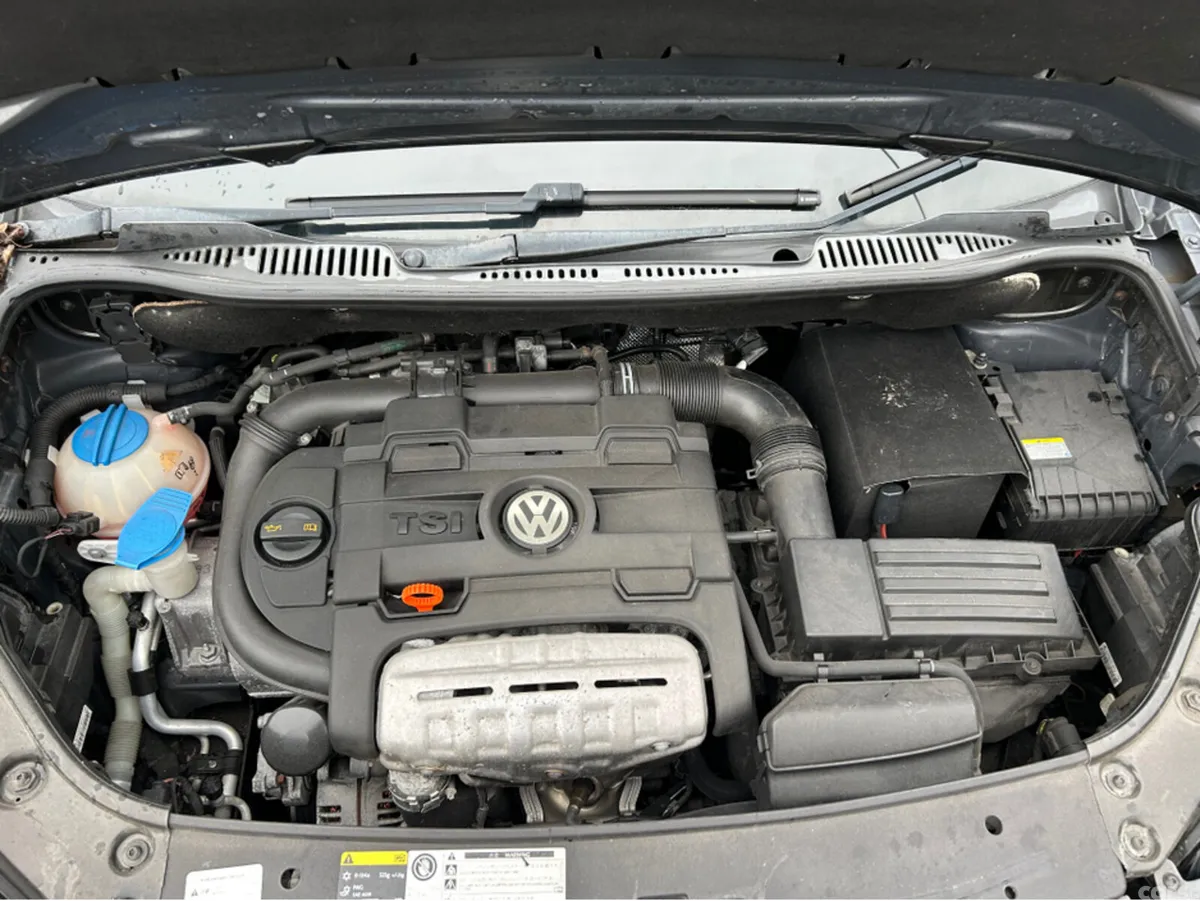 Volkswagen Touran MPV, Petrol, 2013, Black