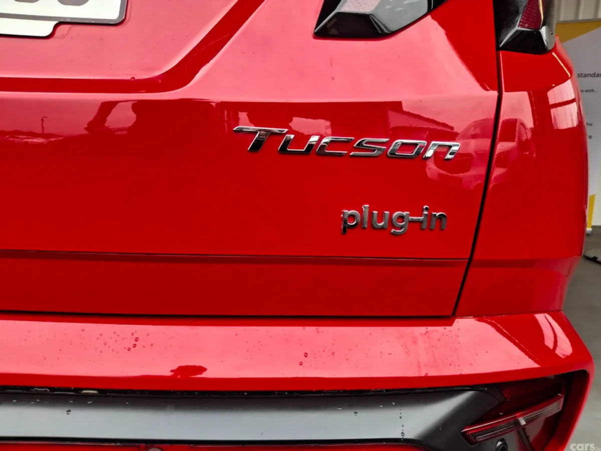 Hyundai Tucson MPV, Petrol Hybrid, 2023, Red
