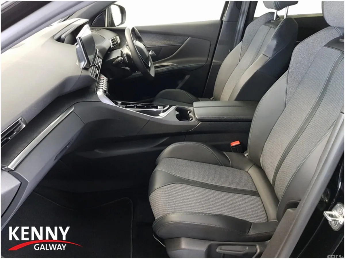 Peugeot 5008 MPV, Diesel, 2024, Black