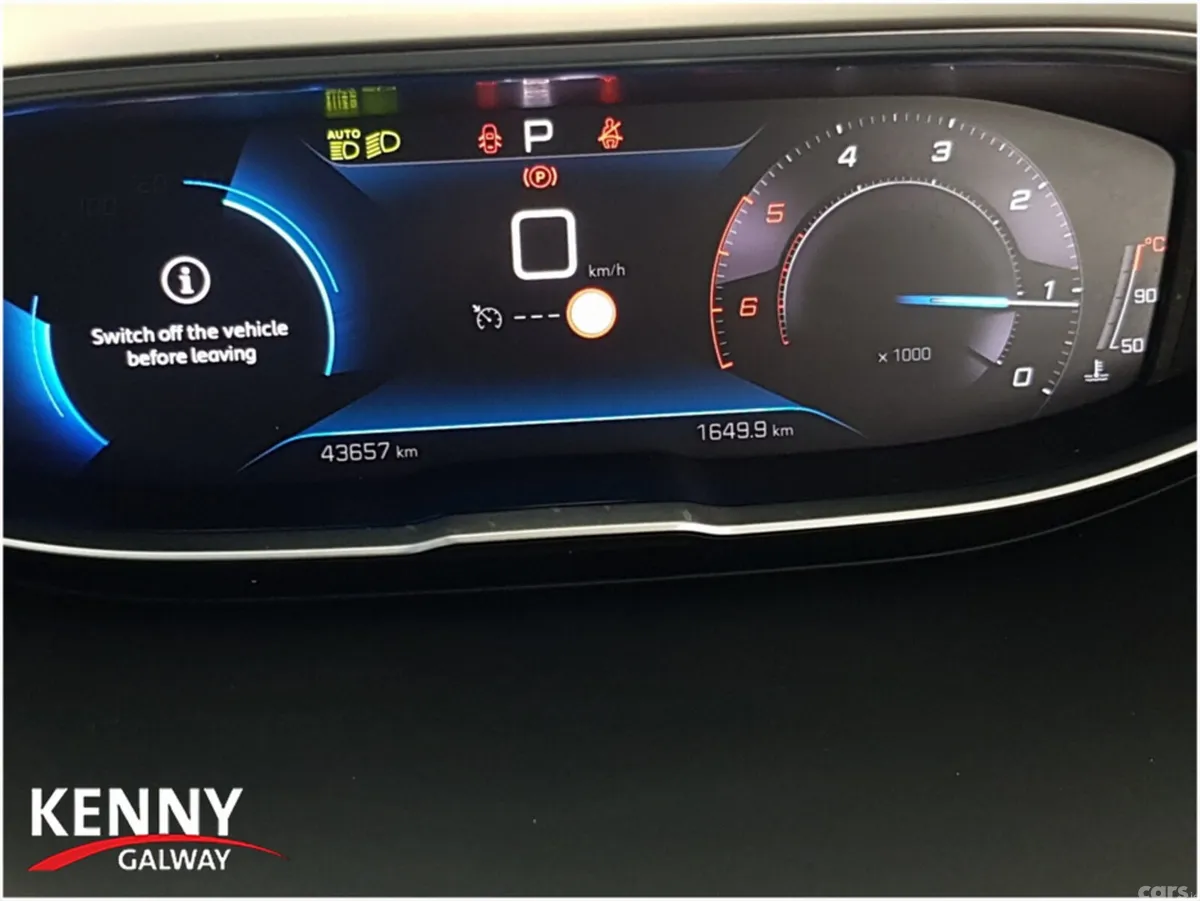 Peugeot 5008 MPV, Diesel, 2024, Black