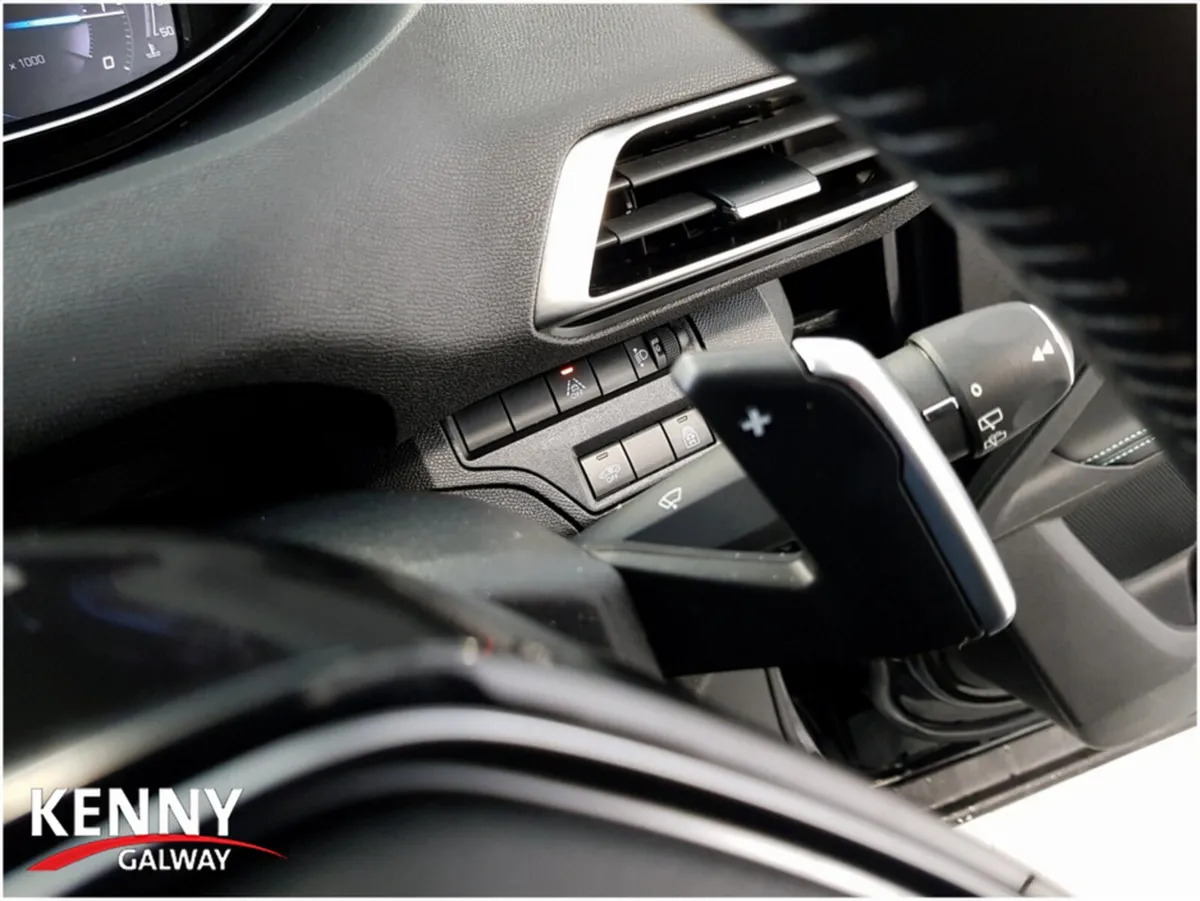 Peugeot 5008 MPV, Diesel, 2024, Black