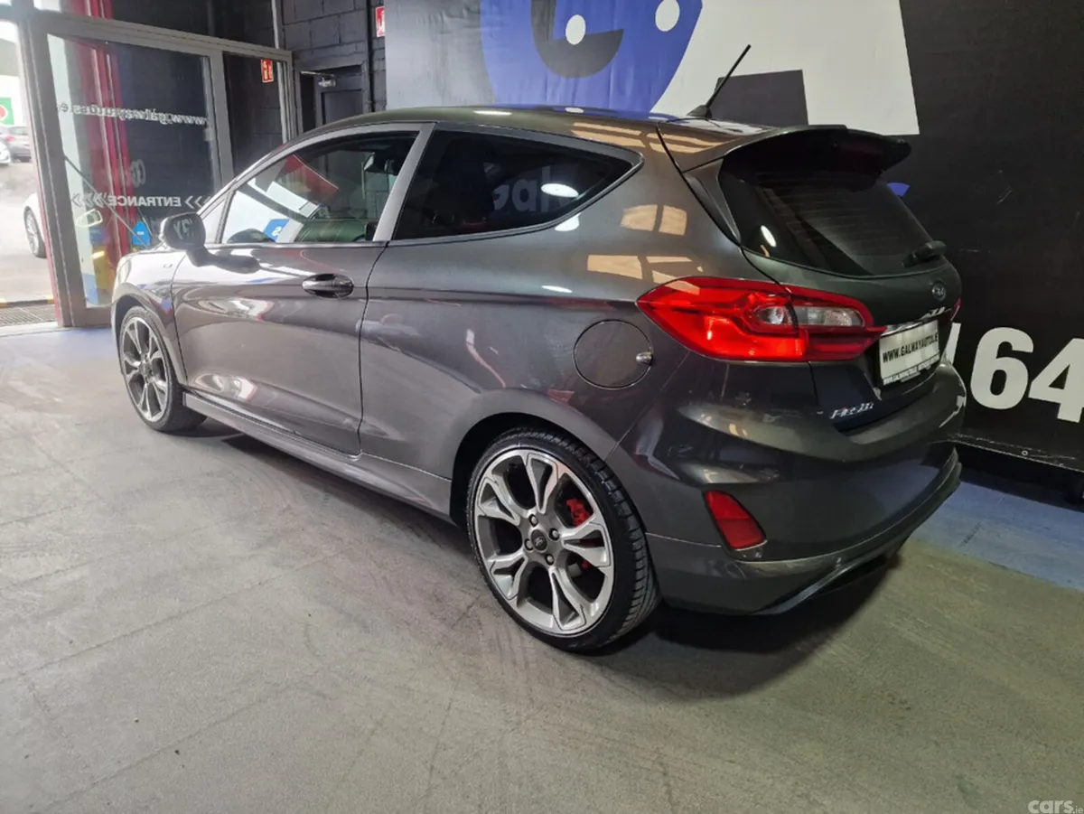 Ford Fiesta Hatchback, Petrol, 2018, Grey