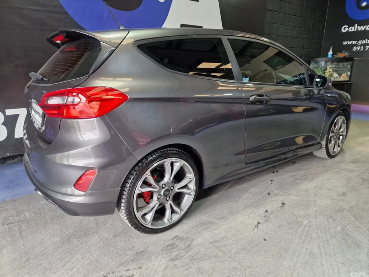 Ford Fiesta Hatchback, Petrol, 2018, Grey