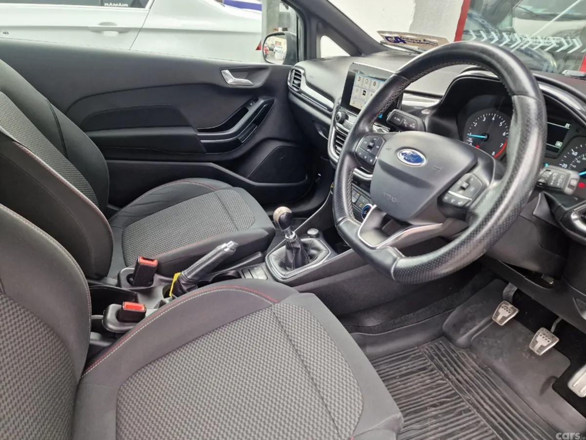 Ford Fiesta Hatchback, Petrol, 2018, Grey