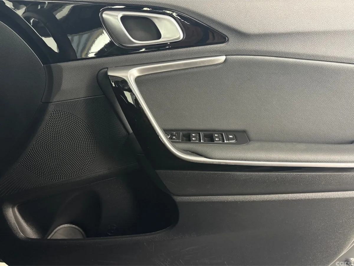 Kia XCeed Hatchback, Petrol Hybrid, 2022, Grey