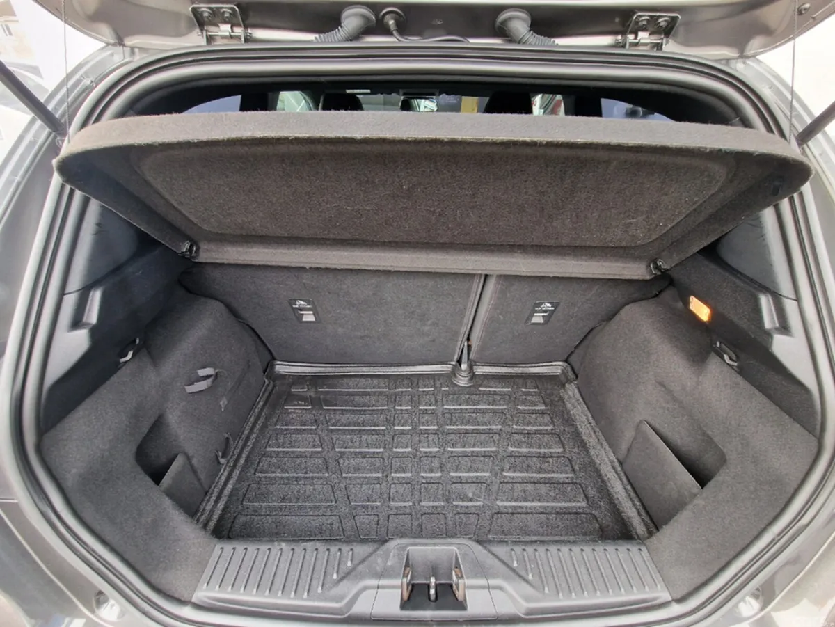 Ford Fiesta Hatchback, Petrol, 2018, Grey
