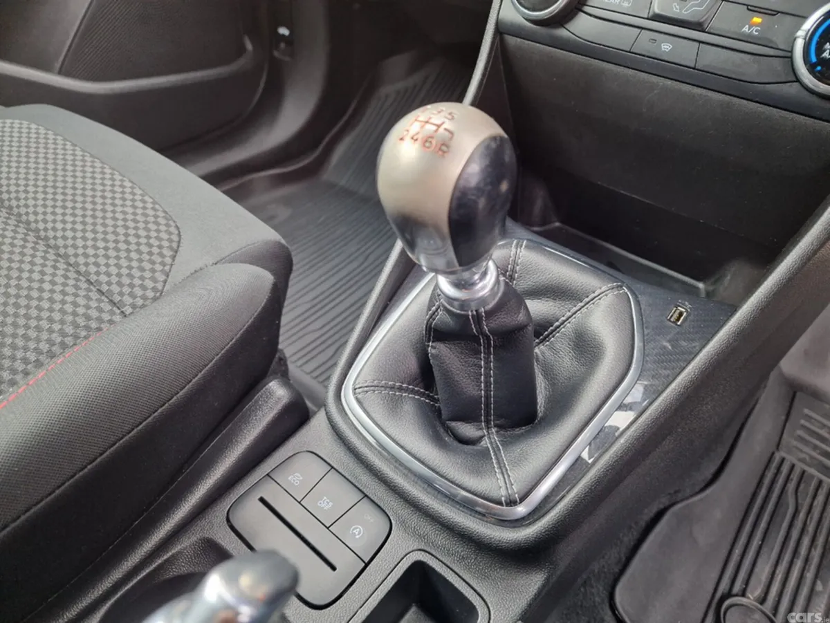 Ford Fiesta Hatchback, Petrol, 2018, Grey