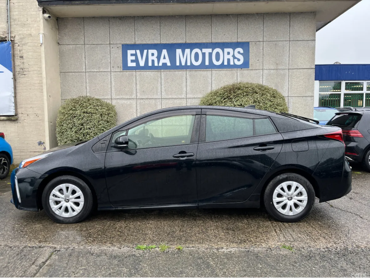 Toyota Prius Saloon, Petrol Hybrid, 2021, Black