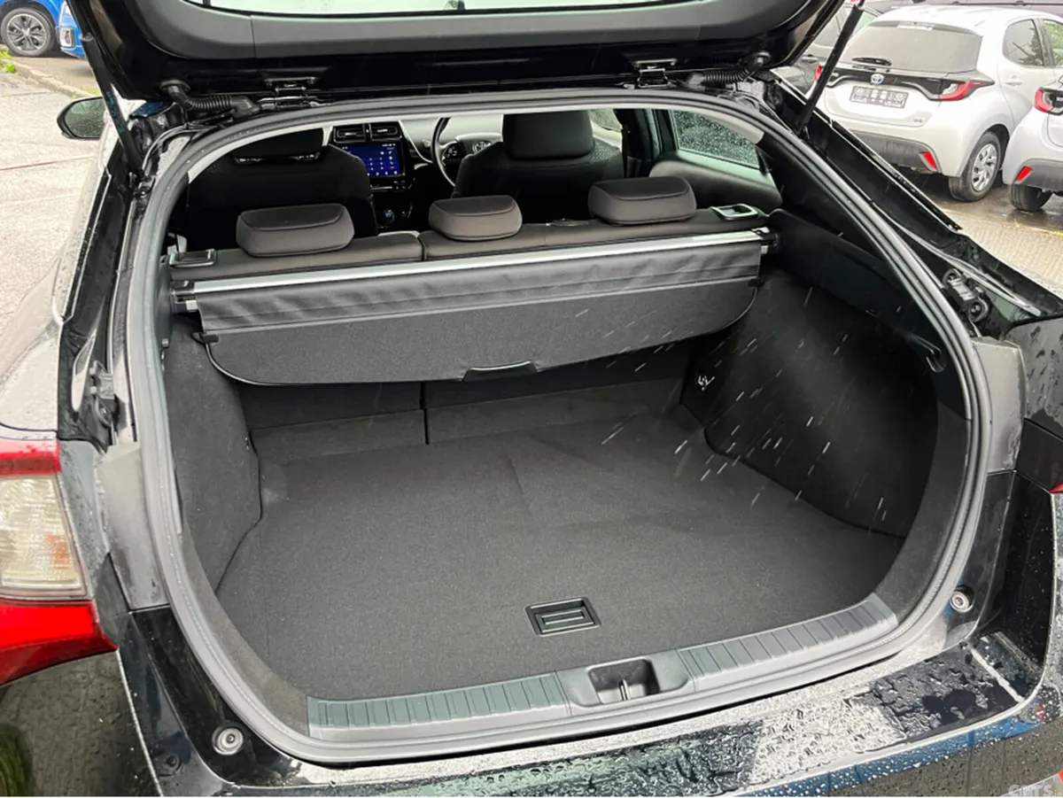 Toyota Prius Saloon, Petrol Hybrid, 2021, Black