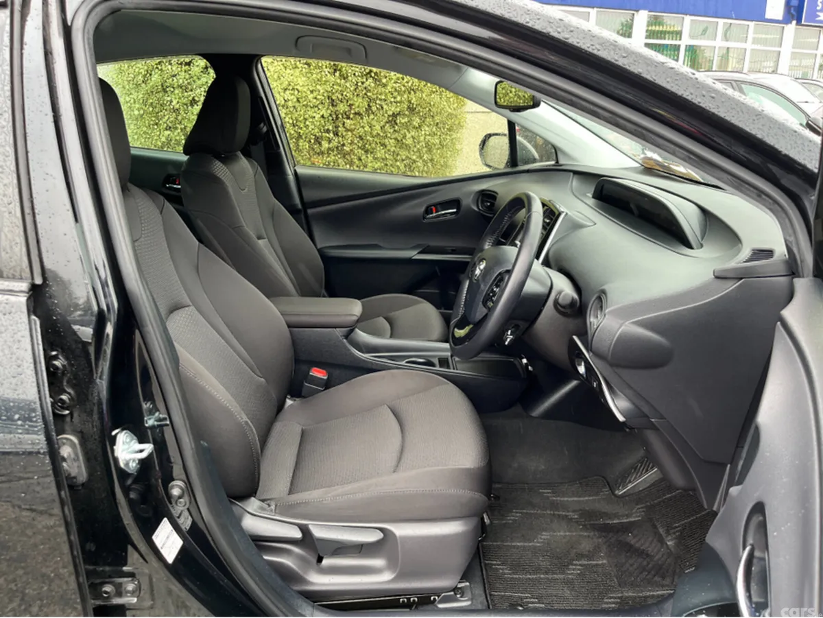 Toyota Prius Saloon, Petrol Hybrid, 2021, Black