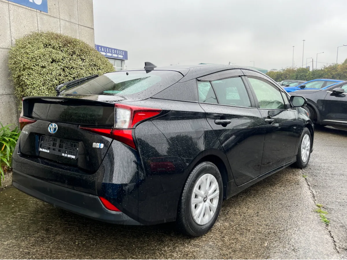 Toyota Prius Saloon, Petrol Hybrid, 2021, Black