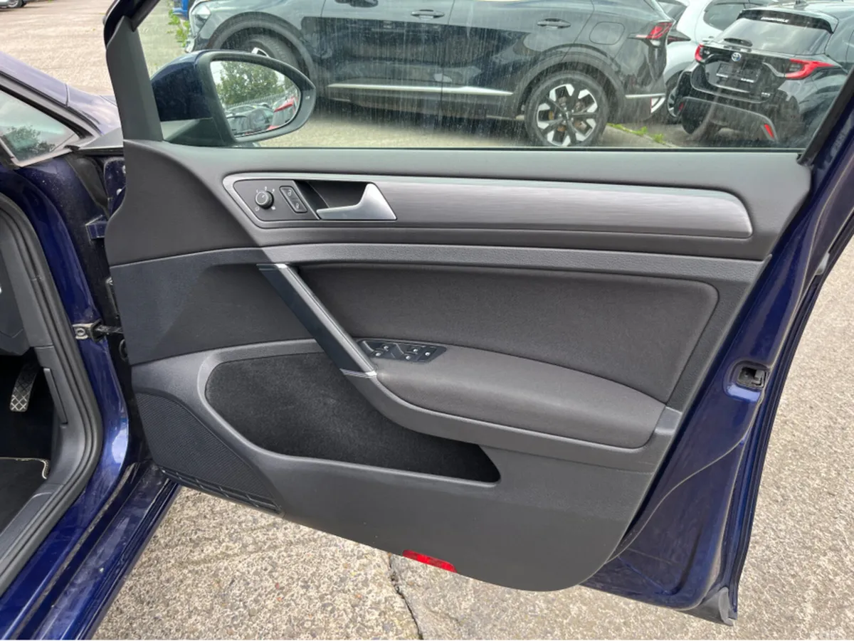 Volkswagen Golf Hatchback, Petrol, 2018, Blue