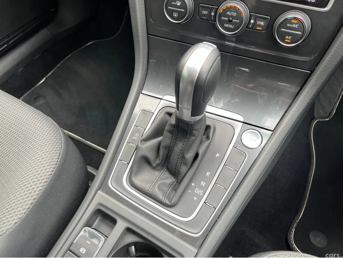 Volkswagen Golf Hatchback, Petrol, 2018, Blue