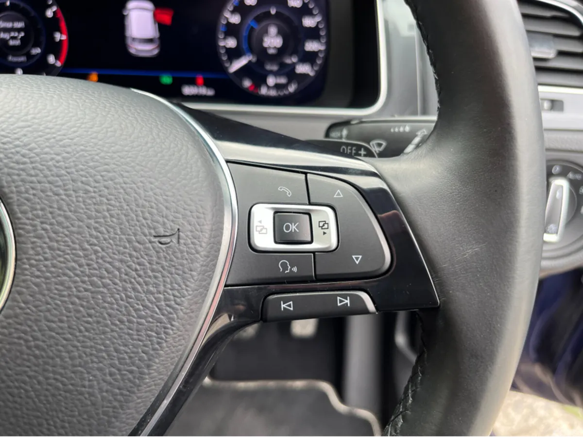 Volkswagen Golf Hatchback, Petrol, 2018, Blue